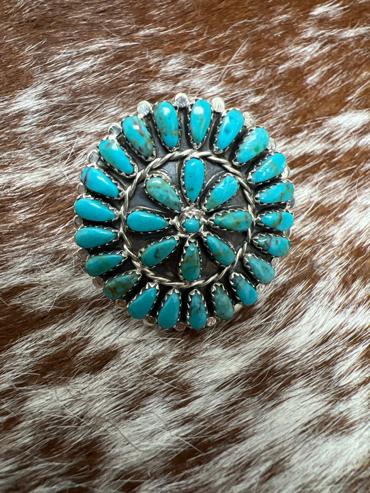 Round Cluster Ring