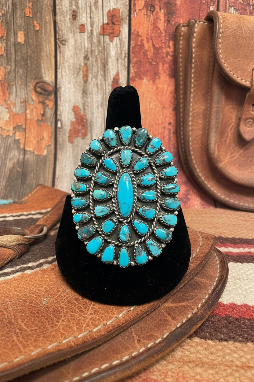 Oval cluster ring