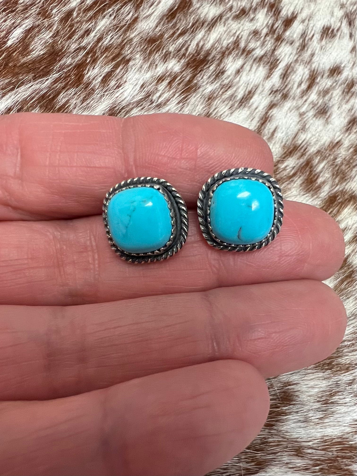 Stud Earrings-K