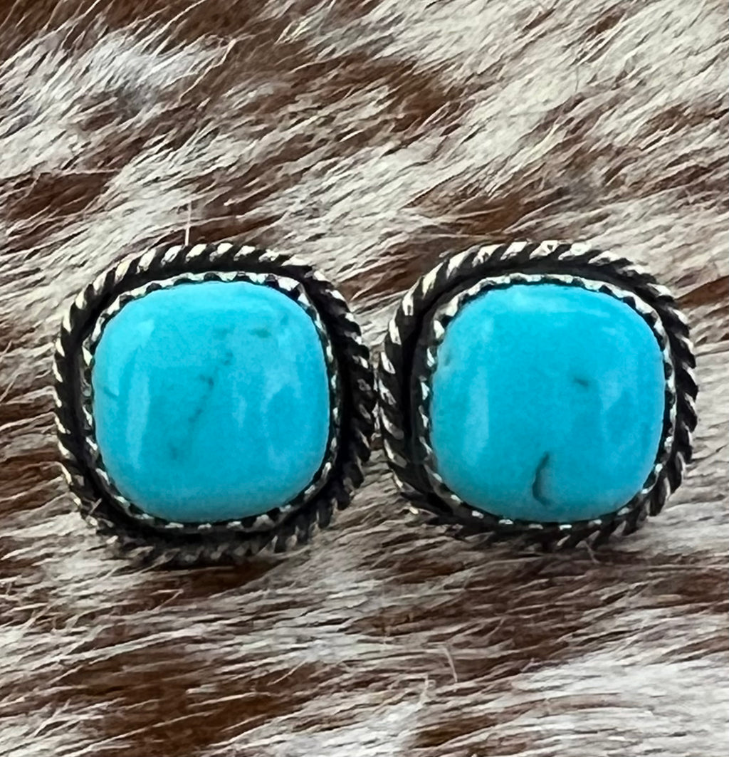 Stud Earrings-K