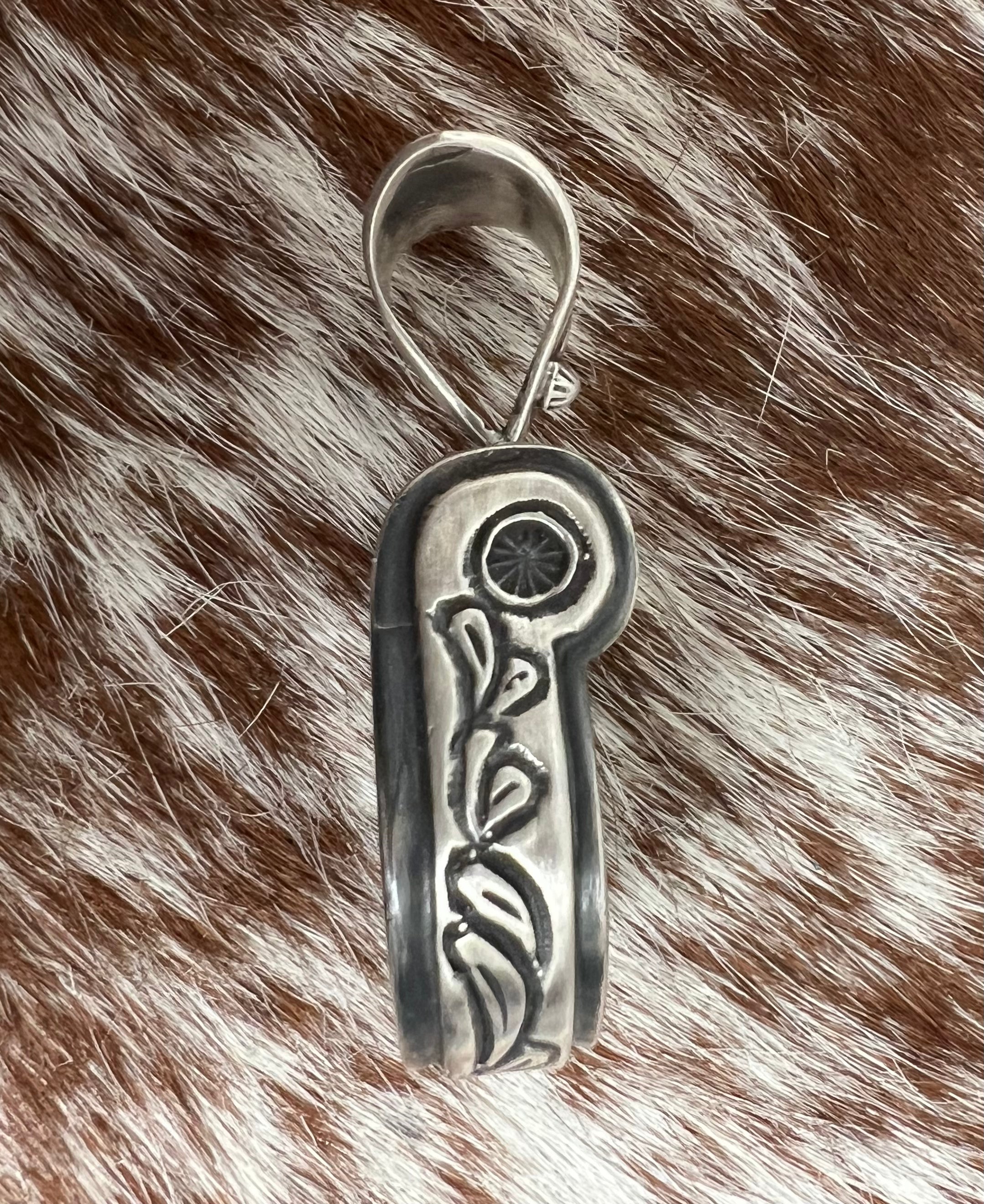 Stirrup Pendant-S