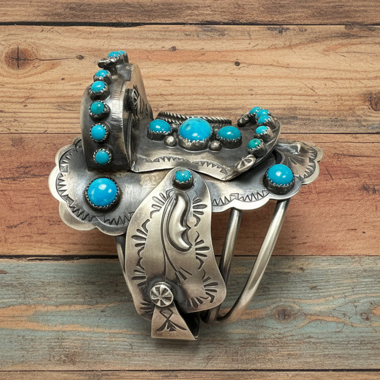 Saddle Cuff