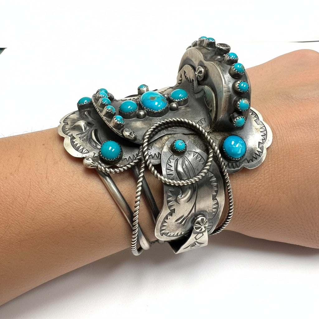 Saddle Cuff