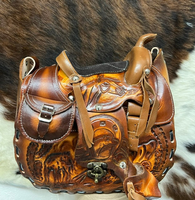 Saddle Purse